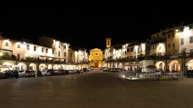 Piazza Giacomo Matteotti a Greve